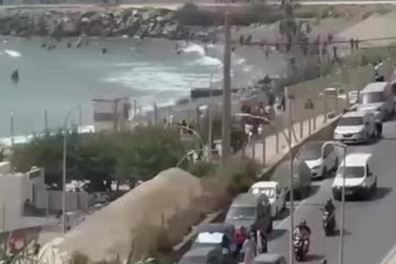 L’avanzata dei migranti sulle spiagge di Ceuta