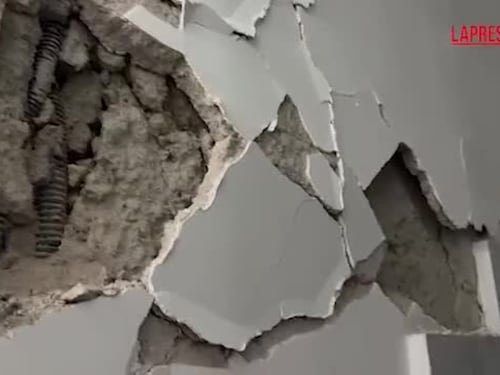 Paura e calcinacci lungo i marciapiedi