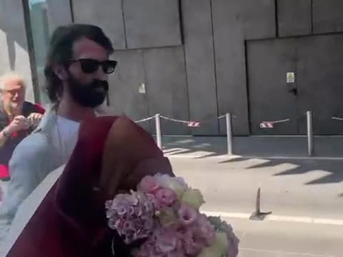 Leonardo Maria Del Vecchio va a trovare la sua ex compagna in ospedale