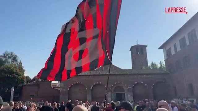 La bandiera con il numero 6: "Leggenda immortale" - VIDEO