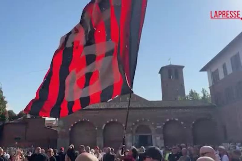 La bandiera con il numero 6: "Leggenda immortale" - VIDEO