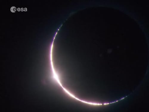 Eclissi solare totale, in Italia sarà visibile alle 19.30: ecco cosa succederà - VIDEO