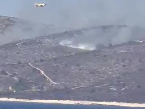 Incendi in Croazia, le immagini del rogo che sta devastanto la costa