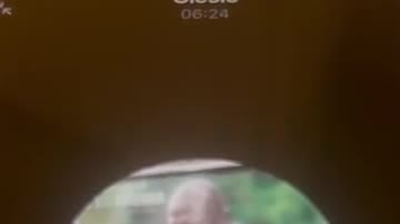 Ascolta la telefonata