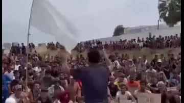 "Takbir". "Allah o akbar". Il marchio dei tagliagole sulla spiaggia occupata di Ceuta