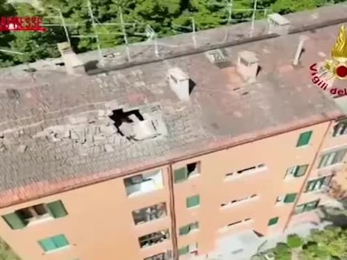 Le immagini del tetto crollato - VIDEO