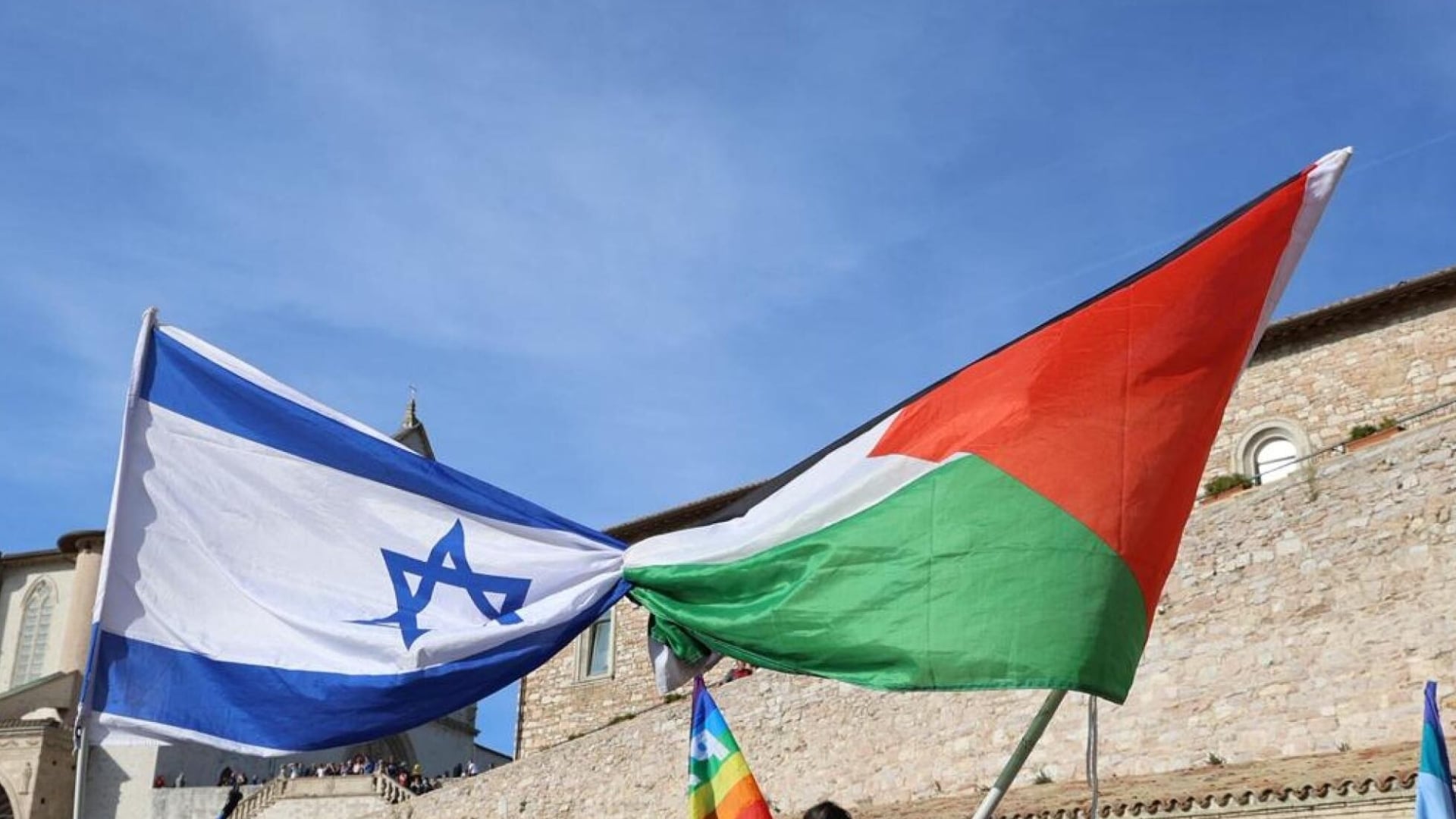 I nemici di Israele litigano anche su film e serie tv