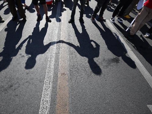 A Roma il corteo che rinsalda l'asse tra falce e martello e islam