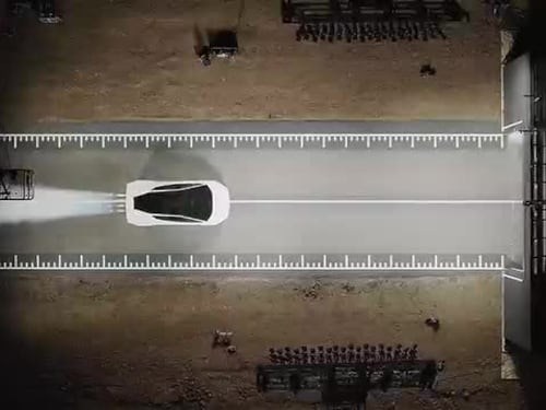 Tesla Roadster, com'è la prima auto volante di Elon Musk coi razzi di SpaceX