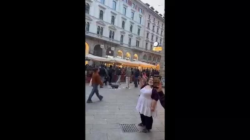 La devastazione di piazza Duomo a Milano