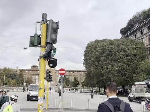 Milano conta i danni e torna alla normalità