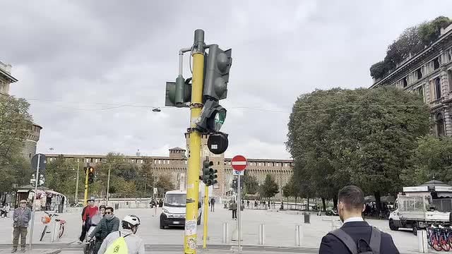 Milano conta i danni e torna alla normalità