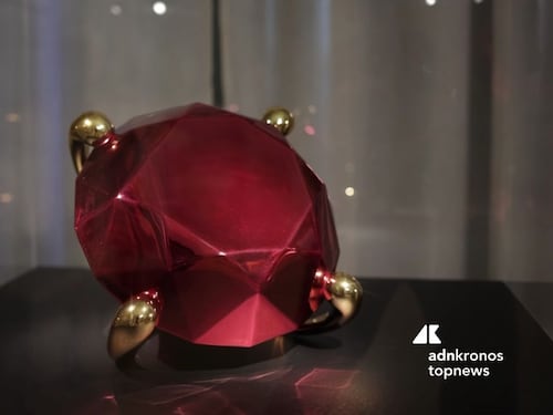 Il pop di Jeff Koons conquista Palermo: al Palazzo Reale la magia delle sculture specchianti