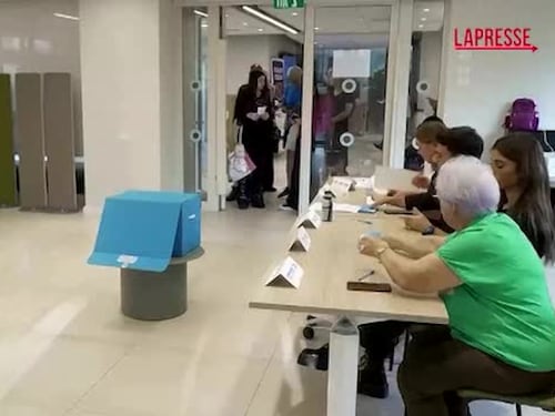 Aperti i seggi per il rinnovo della Knesset: le prime immagini - VIDEO