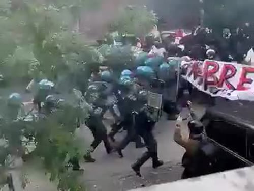 Corteo a Roma, tensione e cariche in Piazza del Celio