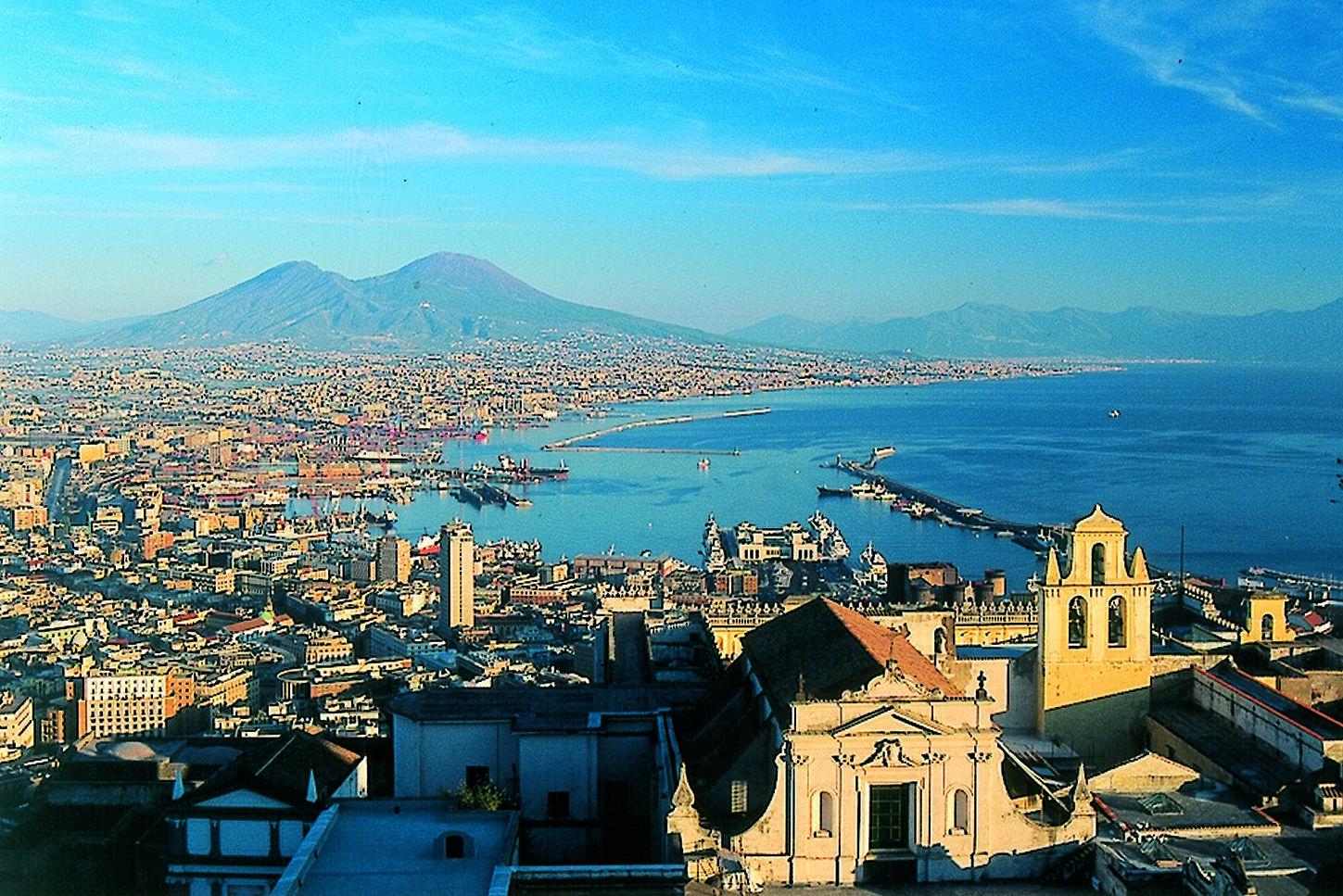 Napoli / Il New York Times incantato da Napoli: "Una città gloriosa